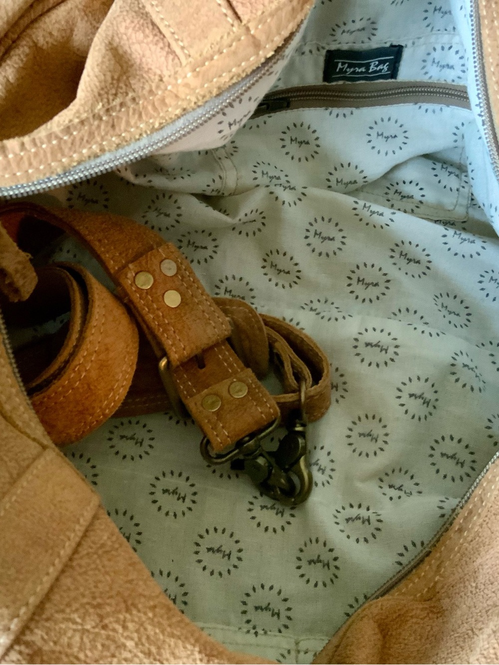 Myra NWOT Leather Duffel Bag - Classic Travel Weekender - Picture 14 of 16